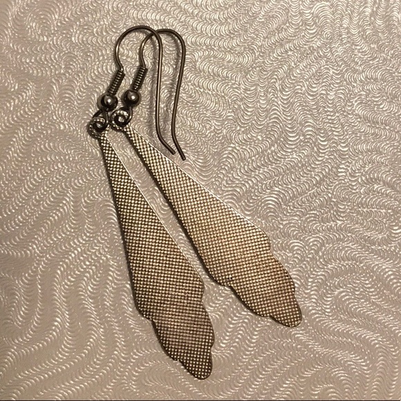 Blue and silver dangly earrings. - Picture 4 of 4